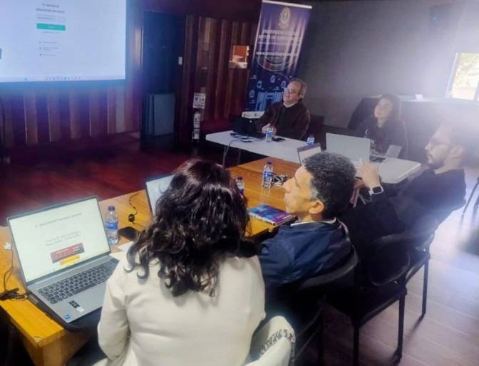 foto-5-grupos-de-investigacion.jpeg foto-5-grupos-de-investigacion.jpeg